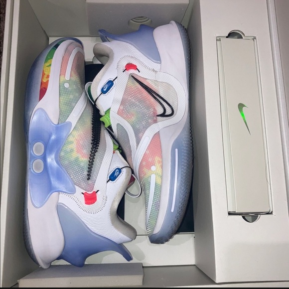 Self lacing Nike - Picture 3 of 3